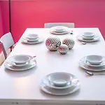 Russell Square Apartment